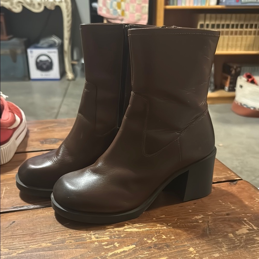 Elegant Brown Leather Short Boots